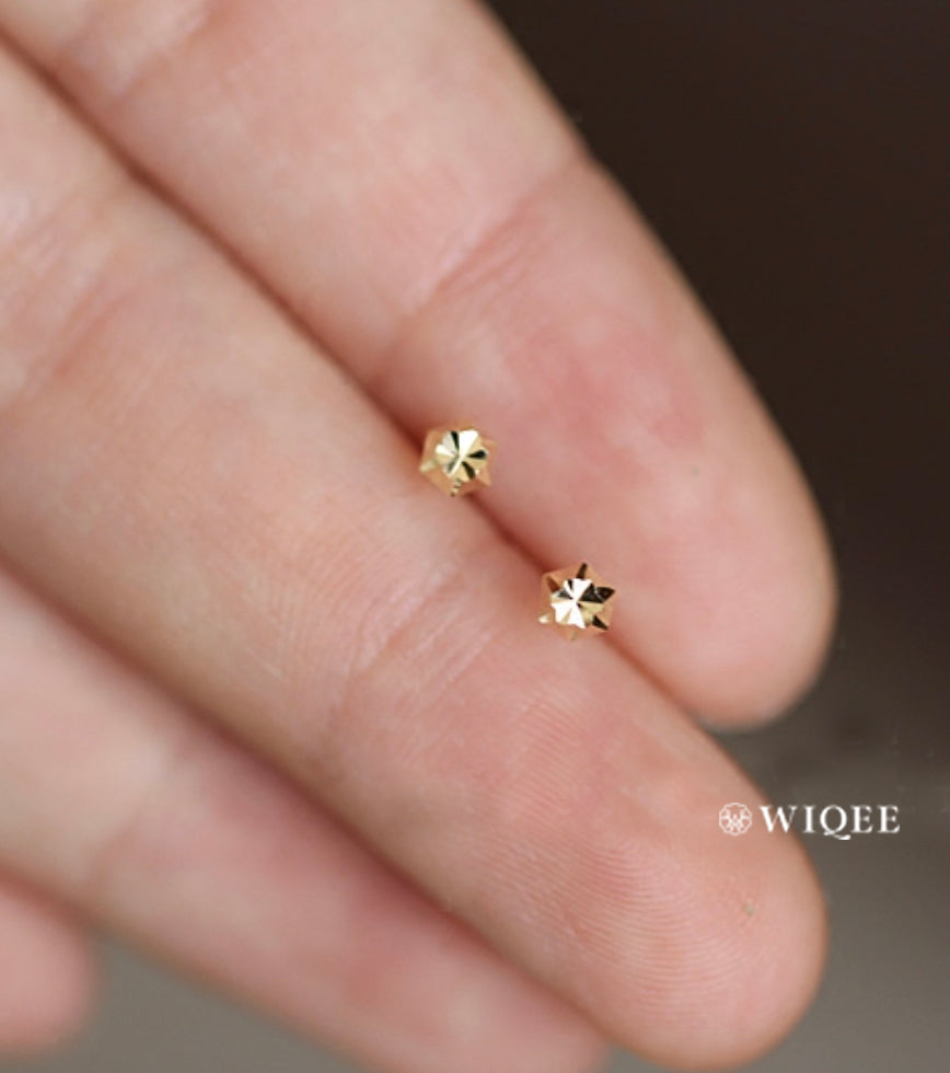 Sparkling  Tiny Gold Stud