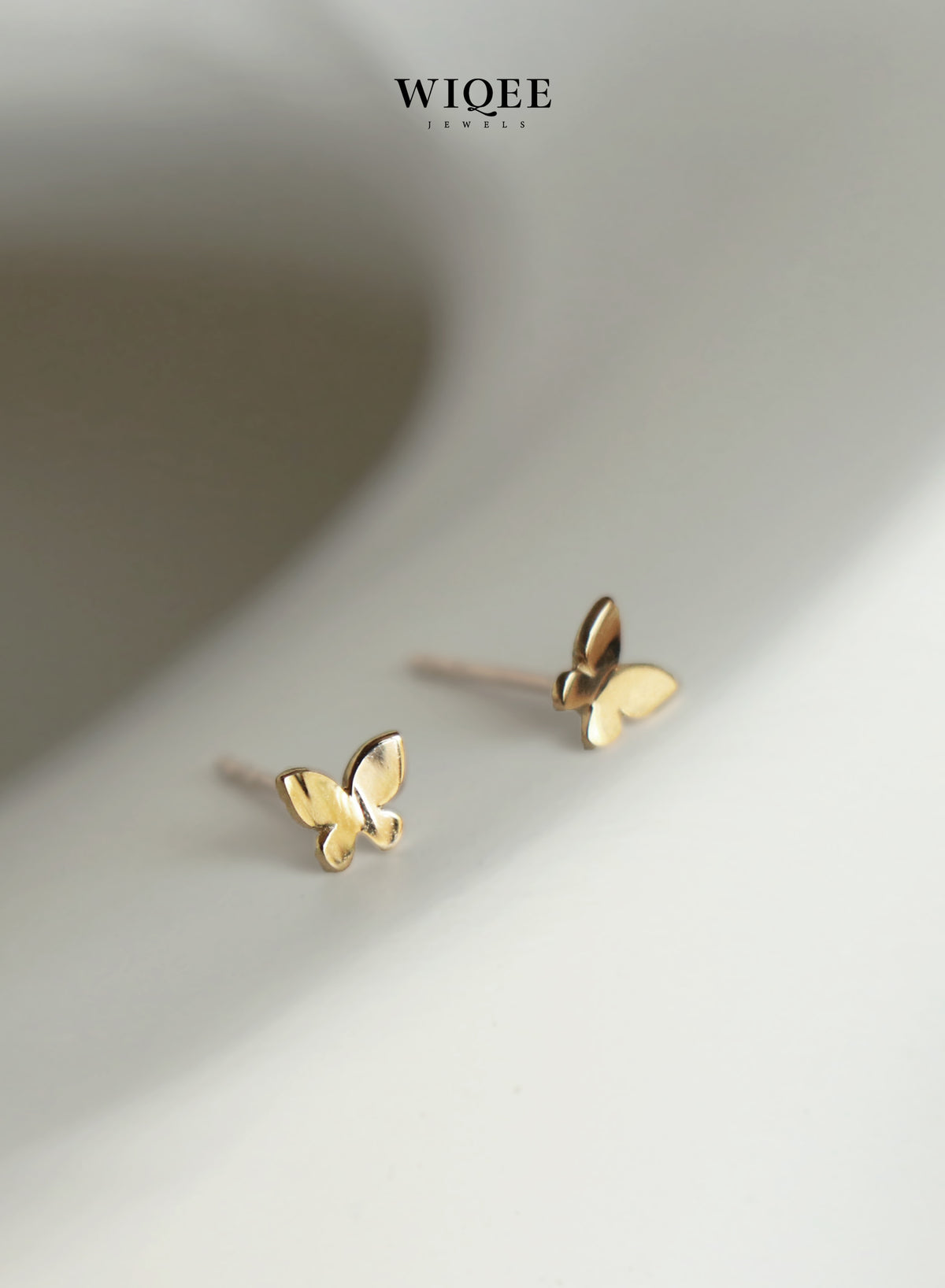 Classic butterfly Gold Stud