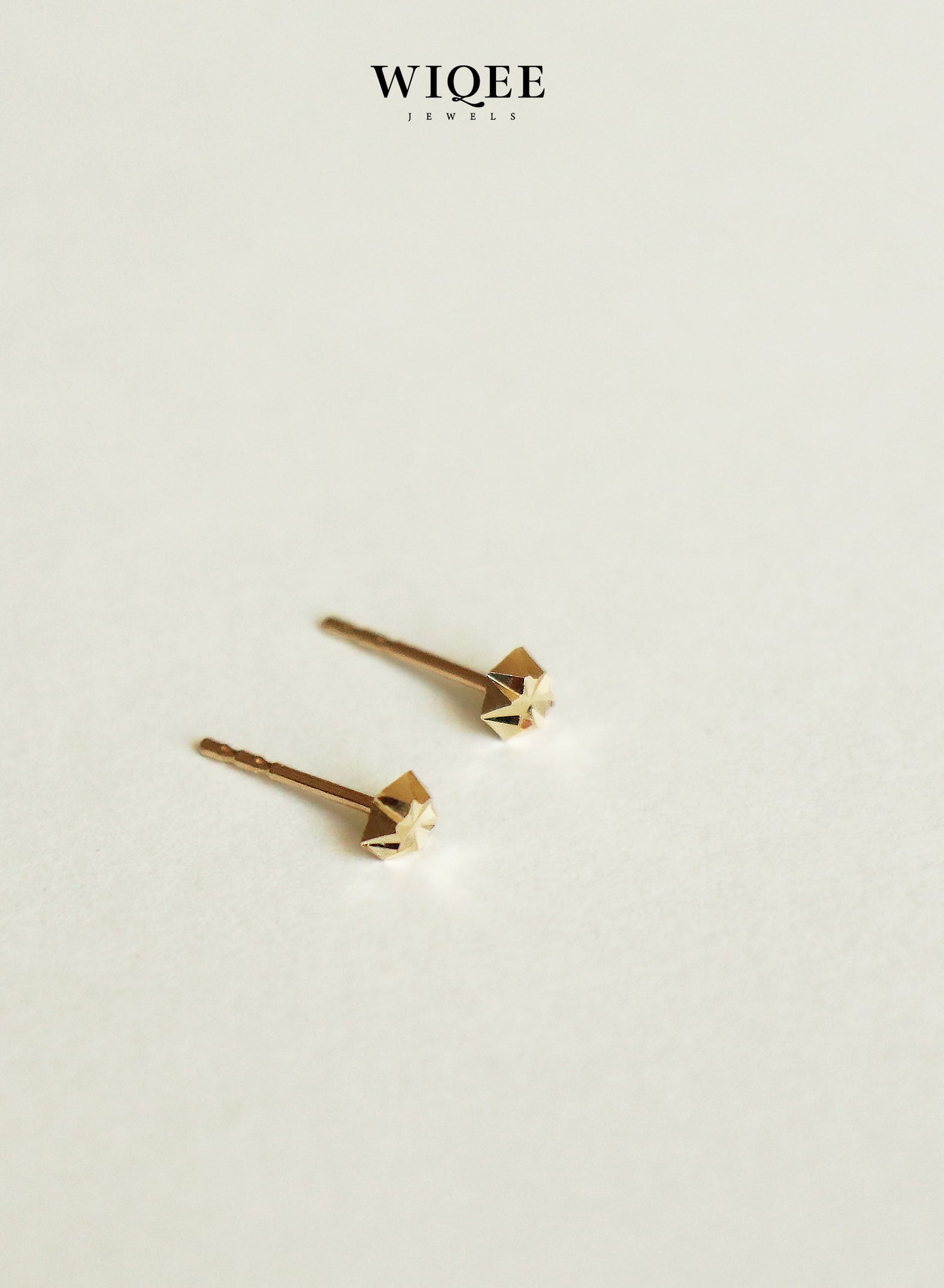 Sparkling  Tiny Gold Stud