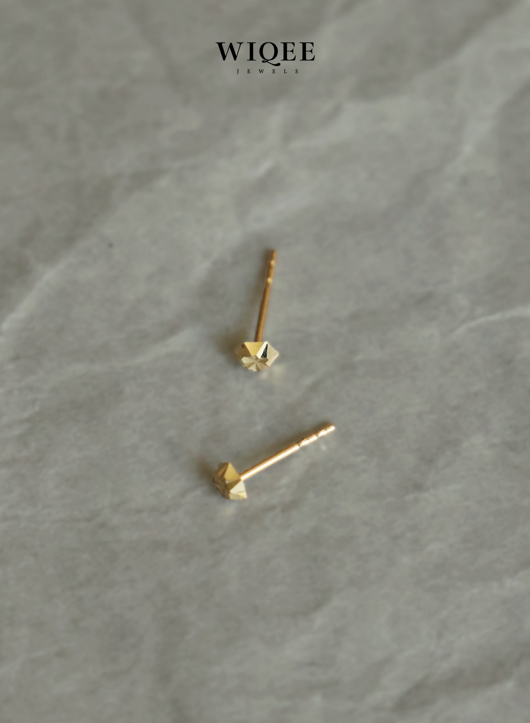 Sparkling  Tiny Gold Stud