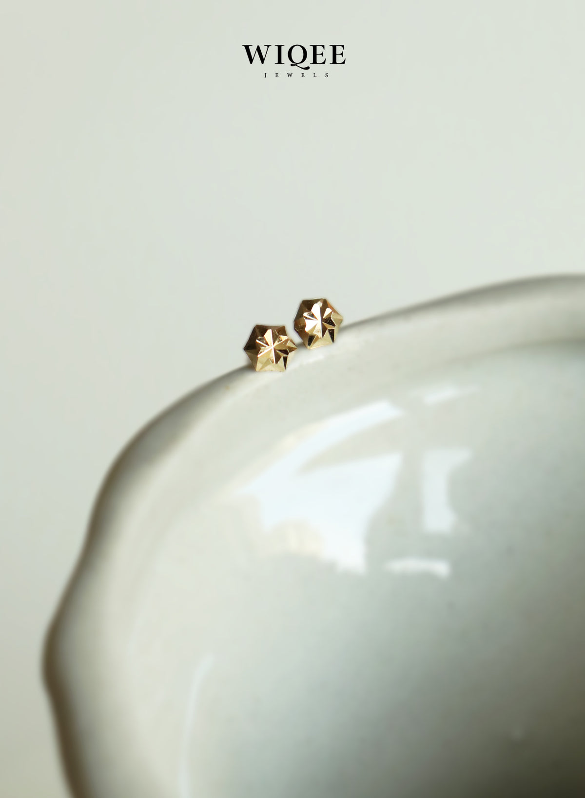 Sparkling  Tiny Gold Stud