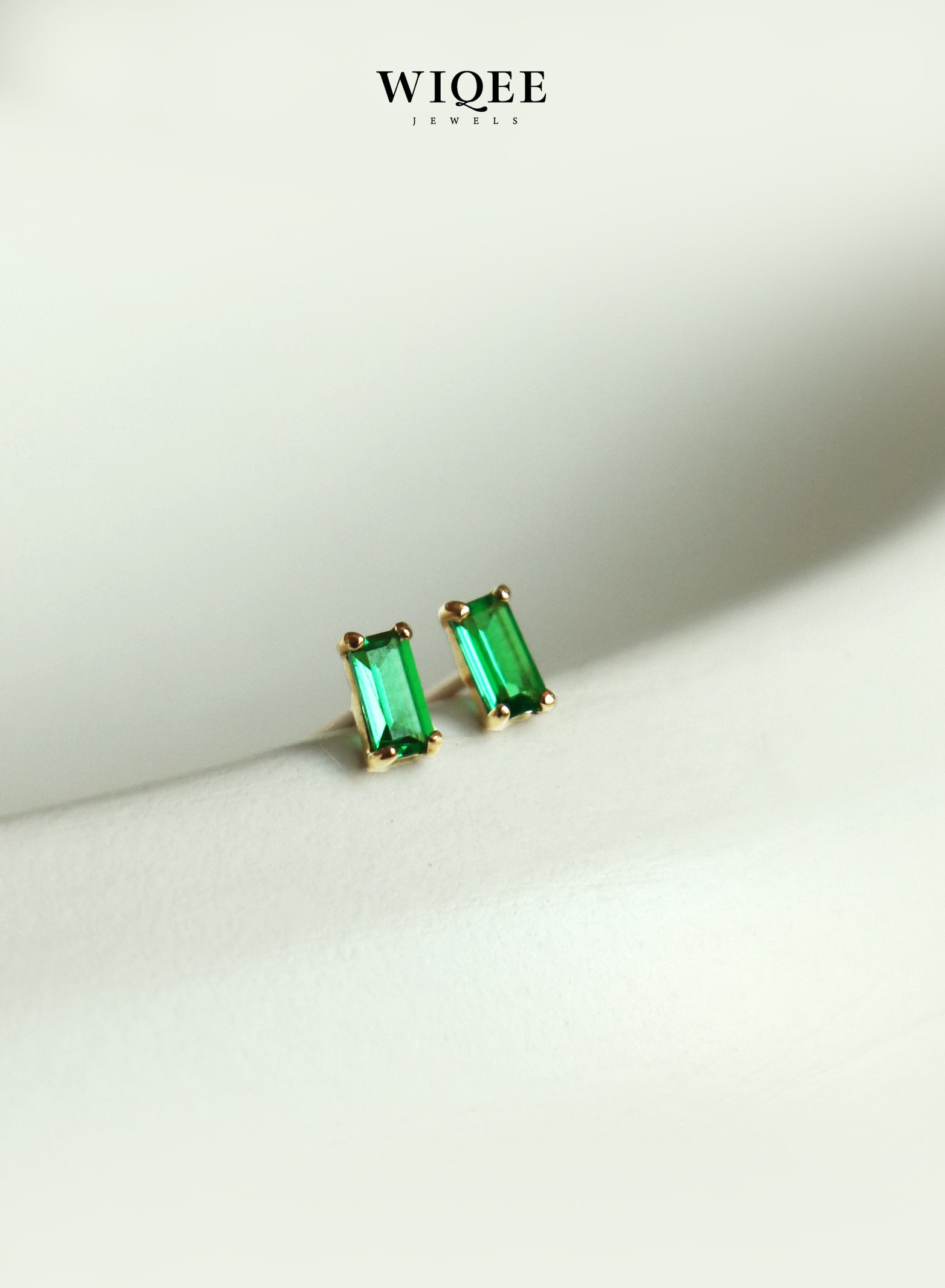 Green Rectangle Gold Stud