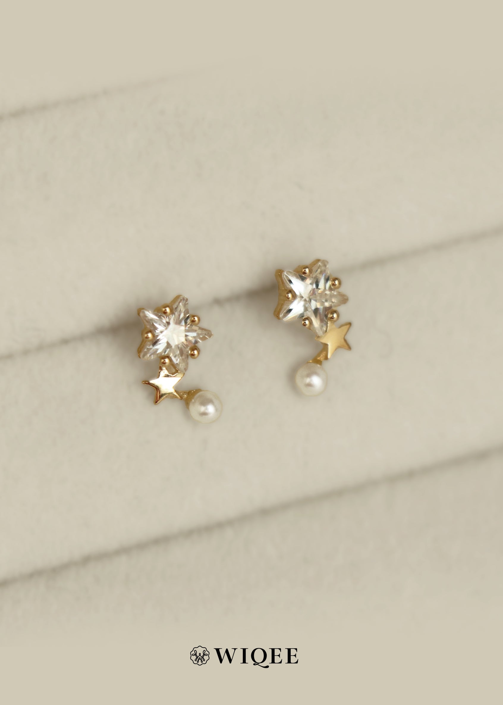 Star Pearl Gold Stud Earring